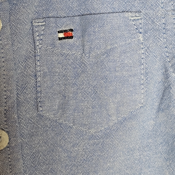 🔥 Tommy Hilfiger Button down Denim Long sleeve Shirt Size 12M - Picture 4 of 7